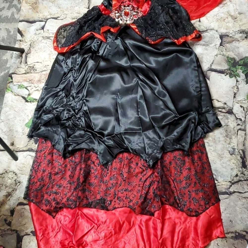 Halloween Costume Vampire Queen Large child